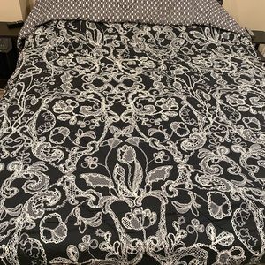 Queen comforter